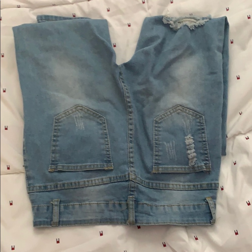 ROMWE Ripped Jeans - Picture 2 of 3